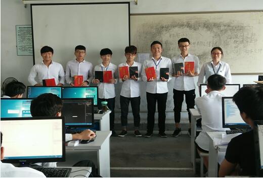 鄭州北大青鳥T262網頁大賽精彩連連