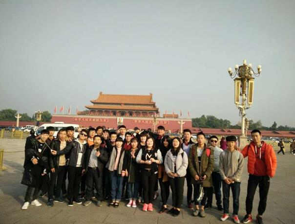 鄭州北大青鳥翔天信鴿校區(qū)“校園文化行活動”