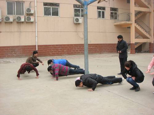 鄭州北大青鳥學(xué)員素質(zhì)拓展活動