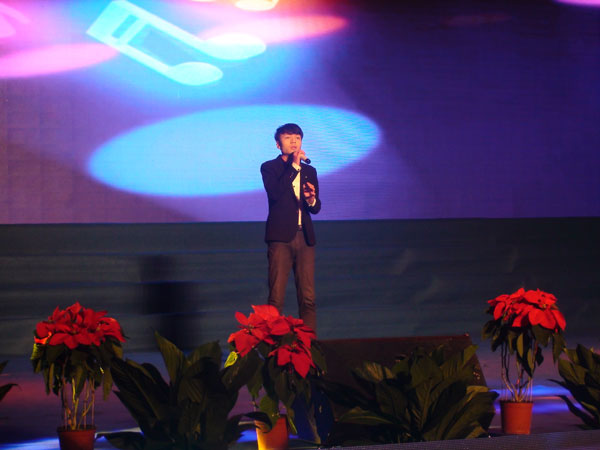 鄭州北大青鳥翔天信鴿十周年校慶